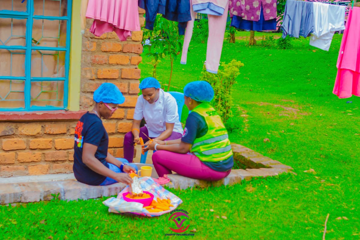 Utamaduni volunteers